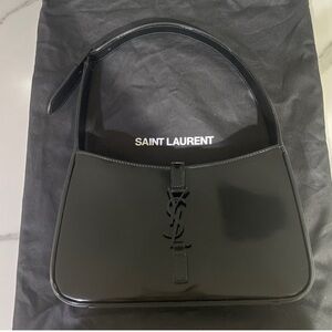 Saint Laurent Le 5 à 7 patent leather handbag
